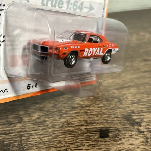 AUTO WORLD 1969 Pontiac Firebird Royal Bobcat Carousel Red 1:64 - Picture 3 of 7